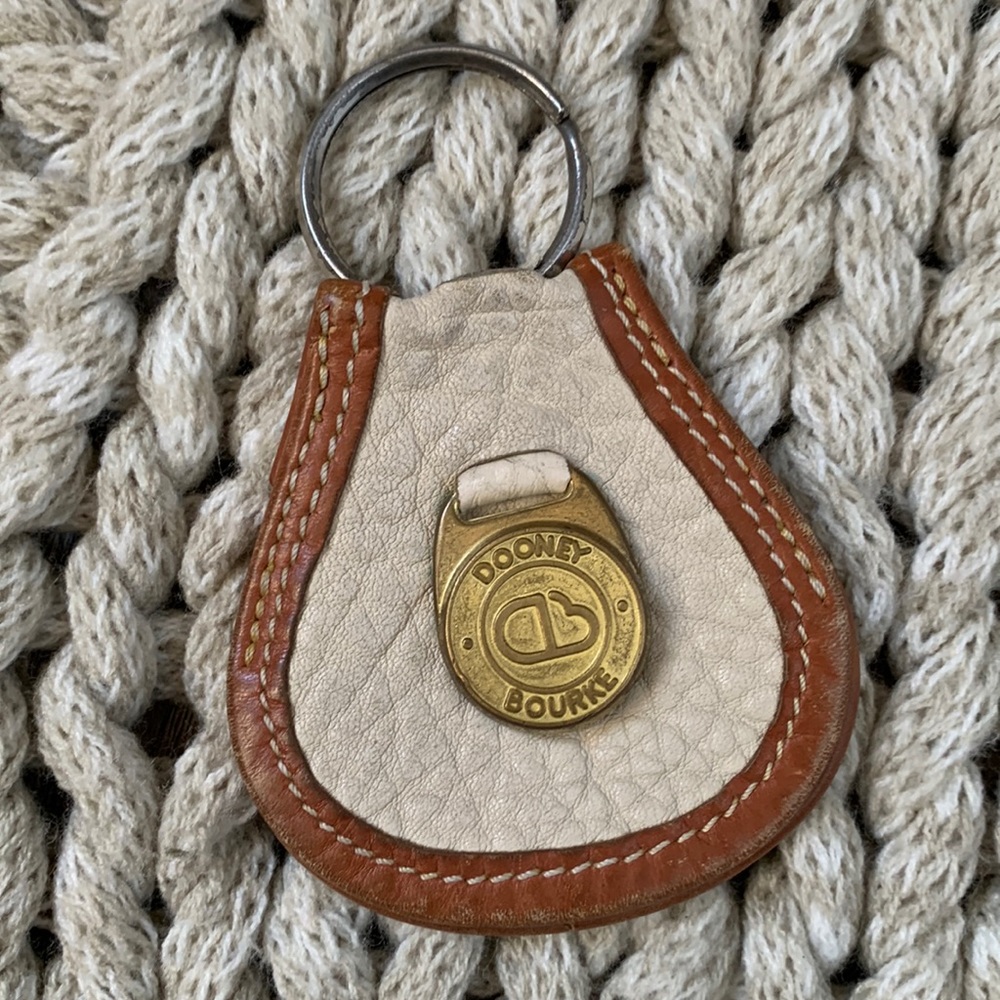 Dooney & Bourke Vintage Leather Key Holder Ring GUC 90s AWL Bone British Tan